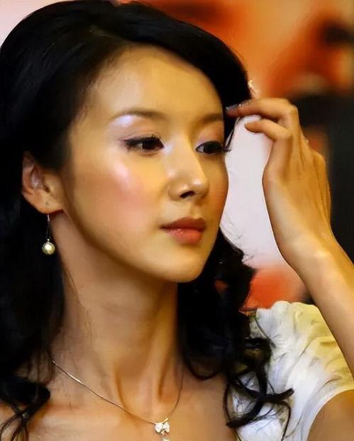 孙菲菲最新爆料消息是真的吗,真相揭秘，是真是假引热议